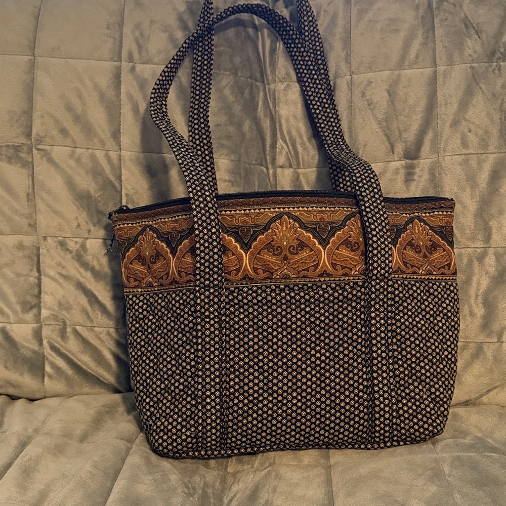 Vintage Larenda zip tote - design with character.